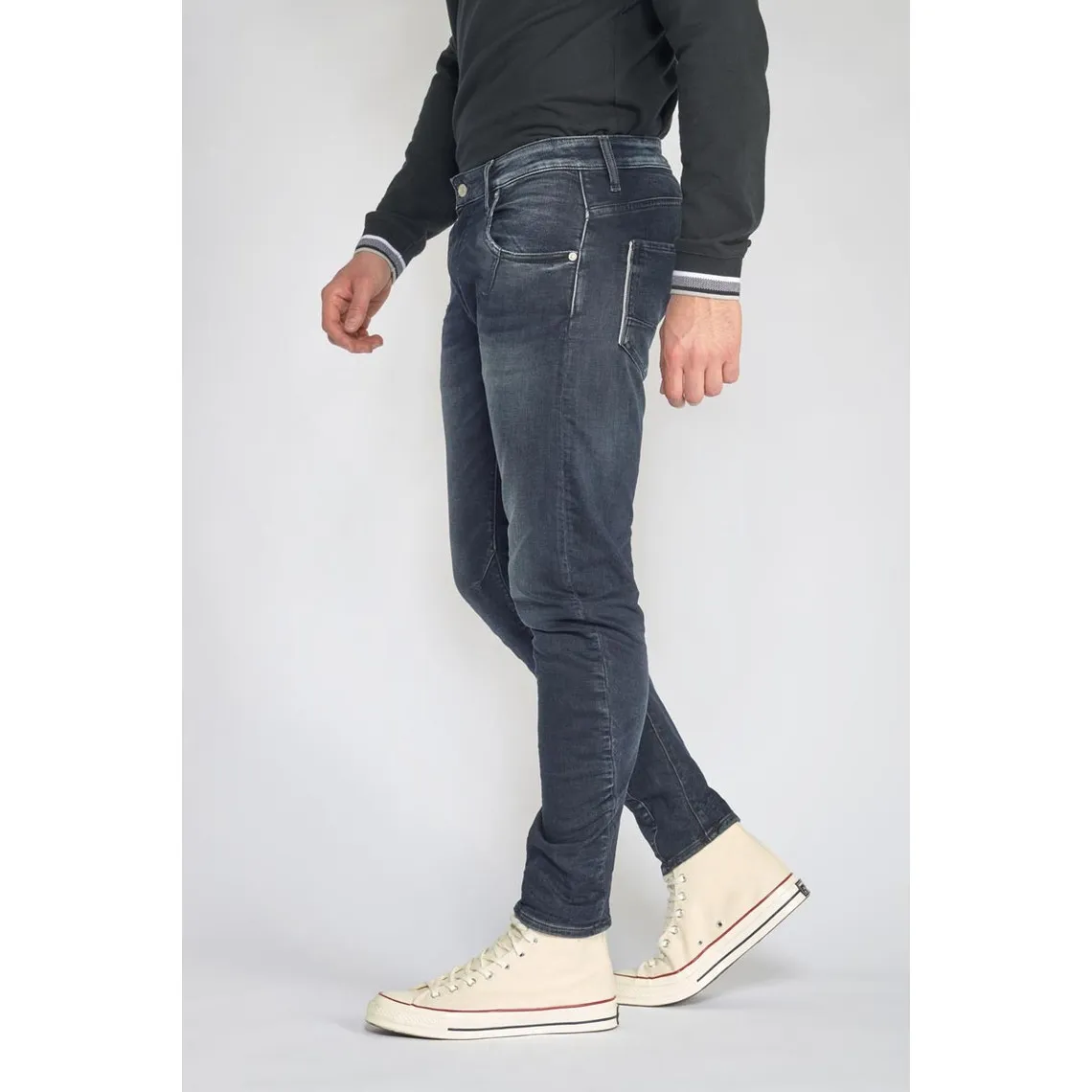 Jeans 900/3 Jogg tapered arqué  bleu-noir N°3 en coton | 3 Suisses