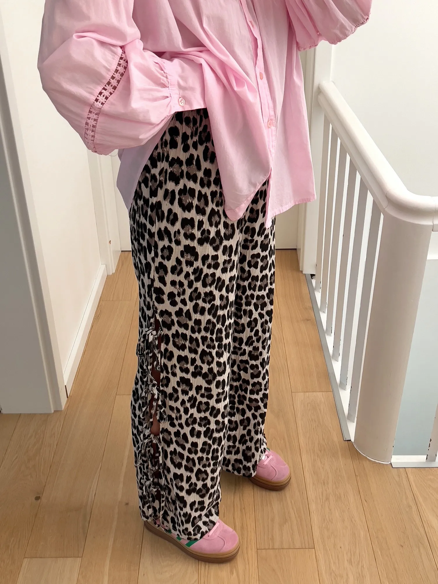 Pantalon CLAUDIA En gaze de coton à noeuds léopard
