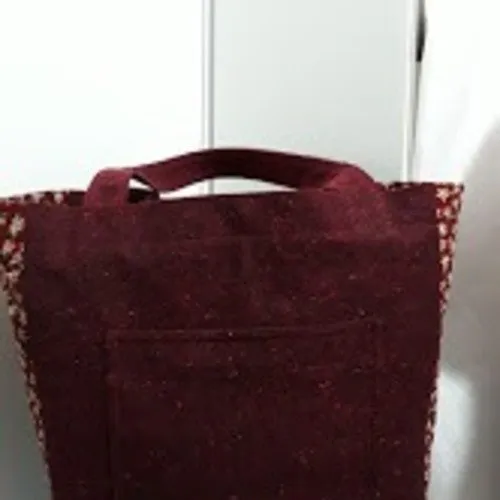 Sac cabas tendance bordeaux en tweed, jeans recyclé et velours mille raies piéce unique fait main