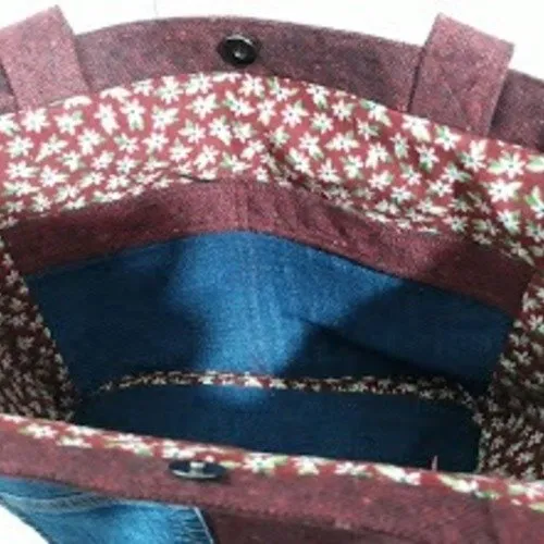 Sac cabas tendance bordeaux en tweed, jeans recyclé et velours mille raies piéce unique fait main